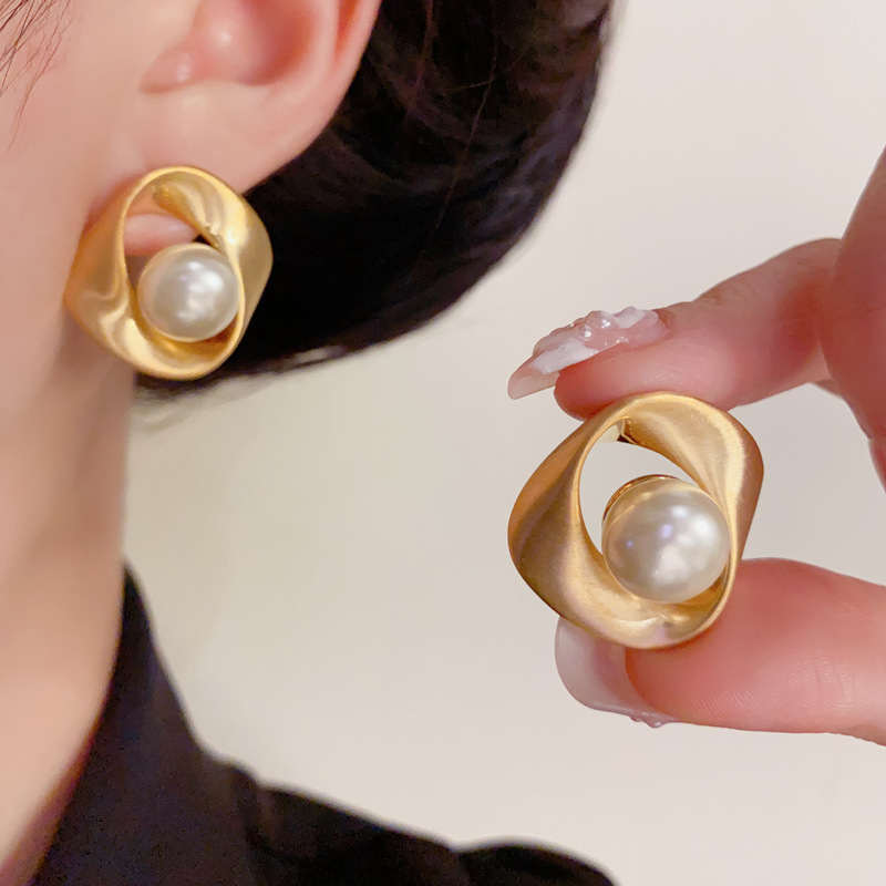 Anting Mutiara Gaya Retro Pran - Vintage Fashion Drawings ulasan dan harga