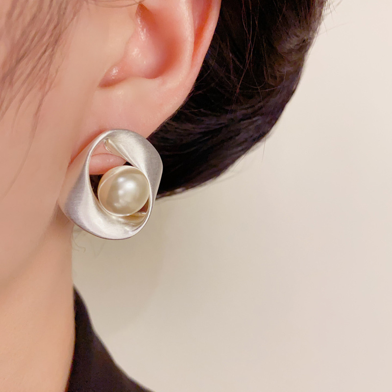 Anting Mutiara Gaya Retro Pran - Vintage Fashion Drawings ulasan dan harga